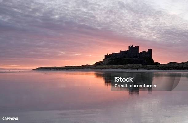 Castelo De Bamburgh - Fotografias de stock e mais imagens de Castelo de Bamburgh - Castelo de Bamburgh, Antigo, Ao Ar Livre