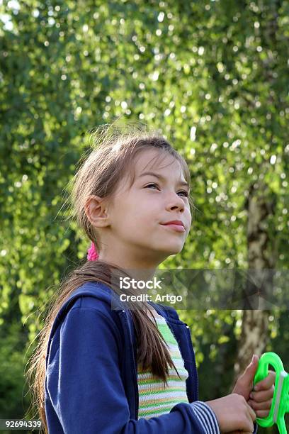 Foto de Garota De 9 Anos De Idade Em Dia De Verão e mais fotos de stock de 8-9 Anos - 8-9 Anos, Adolescente, Adolescência