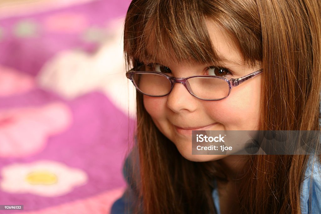 Niña sonriente - Foto de stock de Adolescente libre de derechos