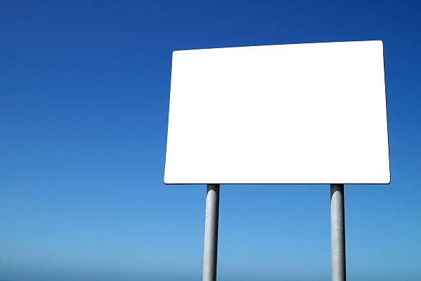 werbung board auf hintergrund blauer himmel - metal billboard adboard marketing stock-fotos und bilder