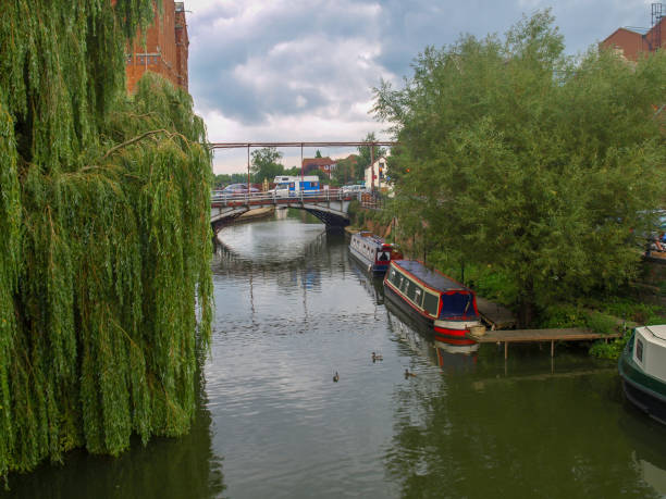 istock Mooring narrowboats 927000634