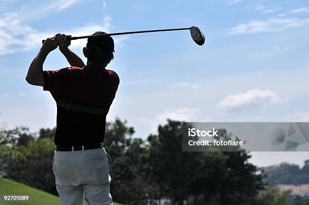 Columpio De Golf Foto de stock y más banco de imágenes de Completar la jugada - Completar la jugada, Golf, Hombres