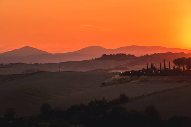 istock Sunset in Tuscany, Italy 927020648