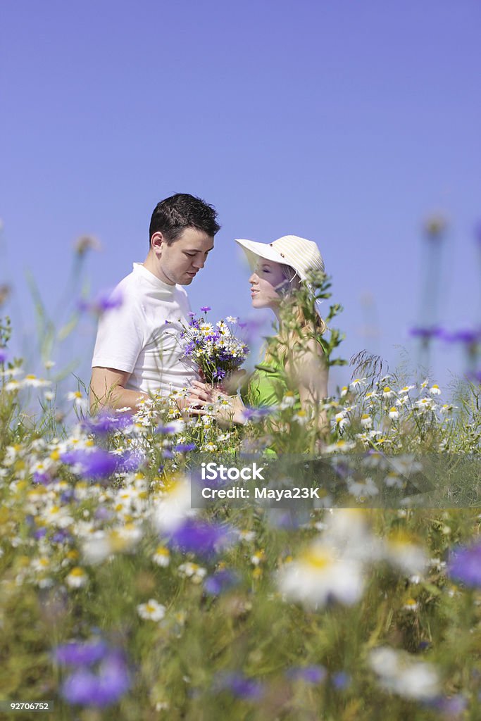 couple en extérieur - Photo de Adulte libre de droits