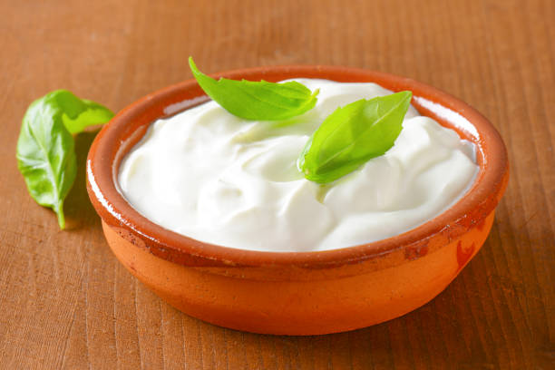 istock bowl of white cream 927079694