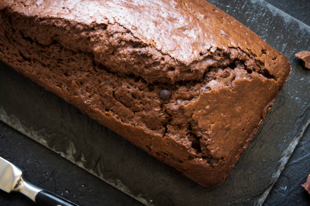 ciasto czekoladowe funt - breakfast bread table drop zdjęcia i obrazy z banku zdjęć