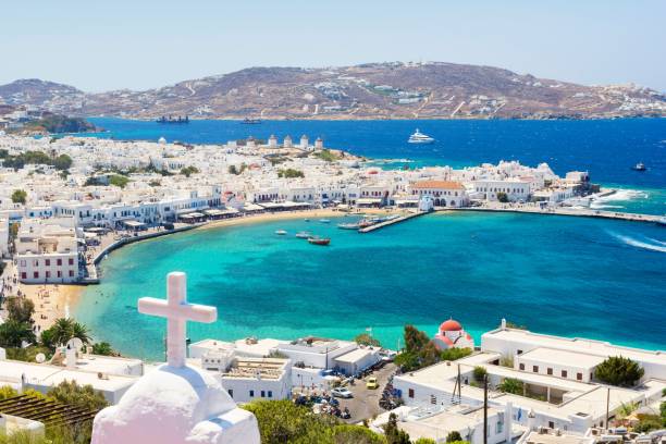 widok na wyspę mykonos, cyklady, grecja - windmill architecture traditional culture mill zdjęcia i obrazy z banku zdjęć