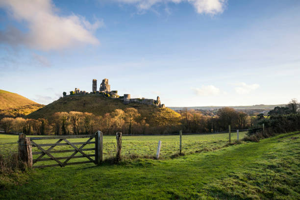 istock Fantastic old Medieval castle ruins during beautiful Autumn sunset 927131836