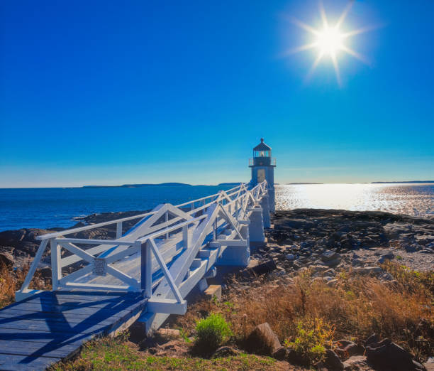 маяк маршалл-пойнт, порт-клайд мэн - sea new england marshall point lighthouse lighthouse стоковые фото и изображения