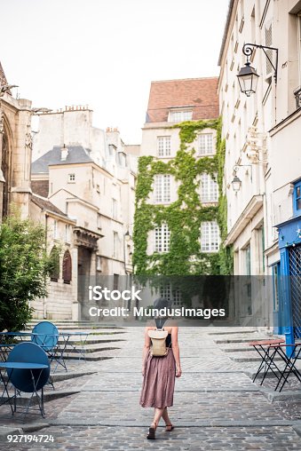 istock Exploring the empty streets of Paris France 927194724