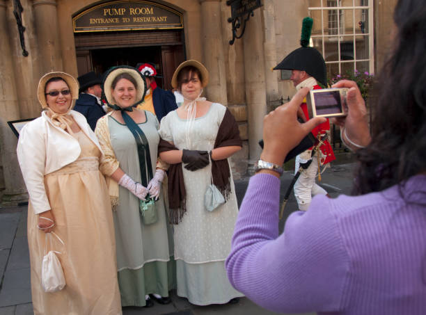 jane austen festival w bath, wielka brytania - period costume obrazy zdjęcia i obrazy z banku zdjęć