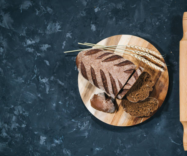 istock Loaf of fresh sliced bread 927257008