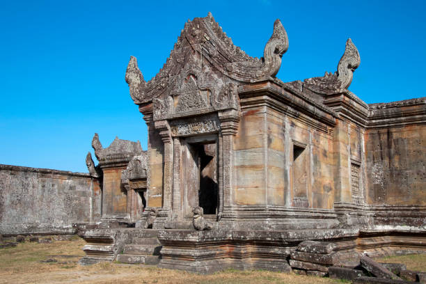 vista dell'ingresso sud di gopura iii al tempio di preah vihear dell'xi secolo - siem reap province foto e immagini stock