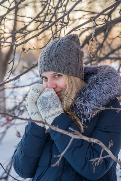 istock girl, winter portrait 927308862