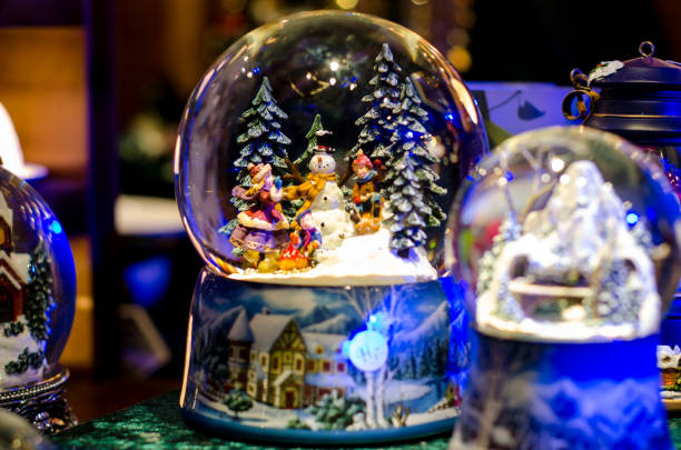 istock Snow-ball Toy Glass Ball 927331660
