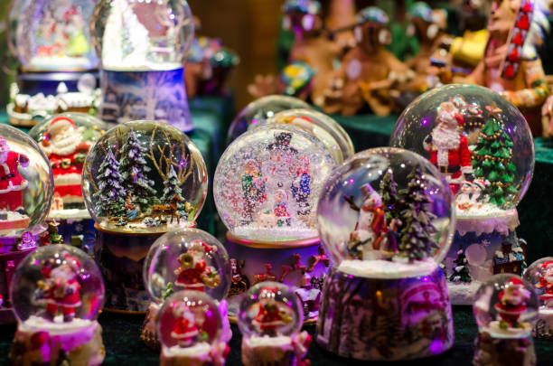 istock Snow-ball Toy Glass Ball 927335816