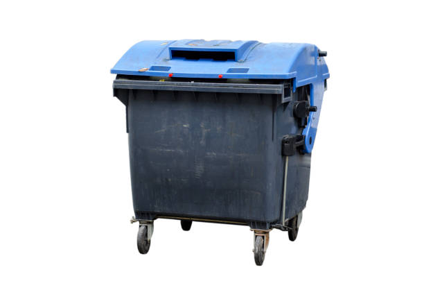 istock Industrial plastic outdoor dumpster 927335962