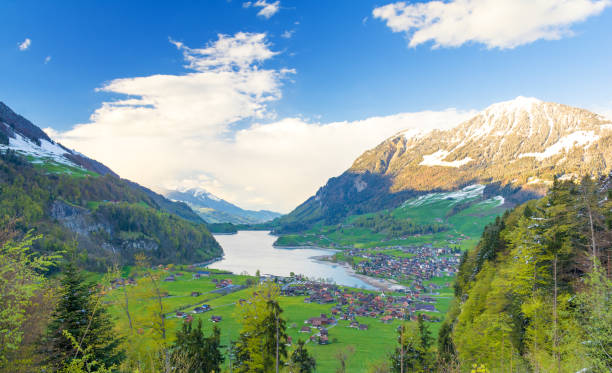 istock Lake Lungern Valley from Brunig Pass, Switzerland 927350776