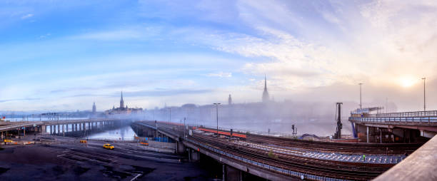 cantiere del nuovo slussen a stoccolma, svezia - stockholm panoramic bridge city foto e immagini stock