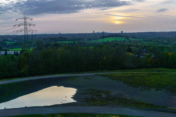 landschaft von der halde rheinelbe - color image gelsenkirchen ruhr architecture fotografías e imágenes de stock