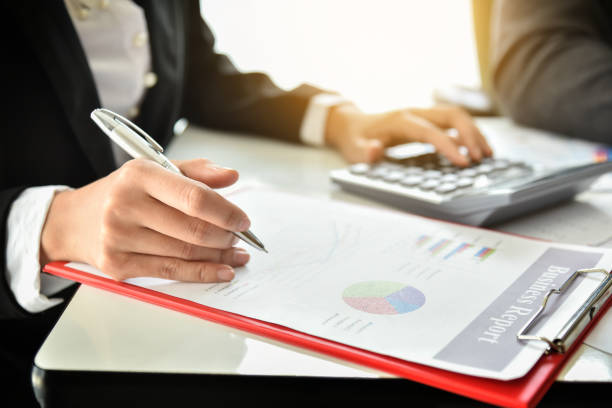 istock Businesswoman hand are working. 927392162