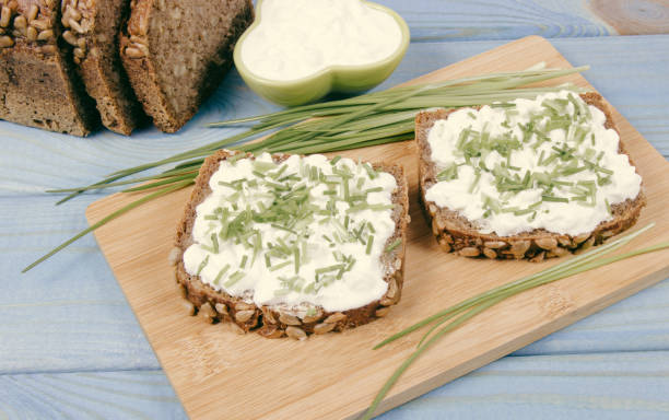 istock Sandwiches with cottage cheese and chives. 927399278