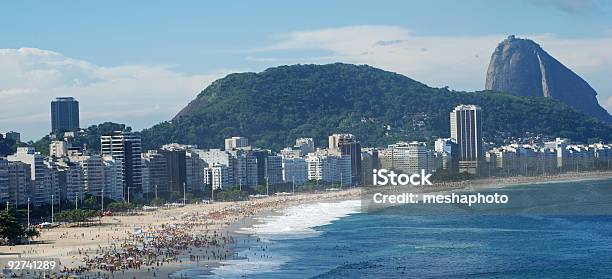 Copacabana Beach Foto de stock y más banco de imágenes de Brasil - Brasil, Plaza, Aire libre