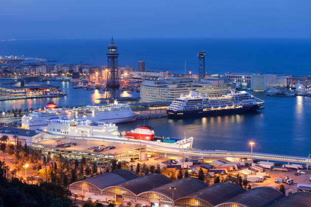 cruise port terminal in barcelona at night - port de barcelona imagens e fotografias de stock