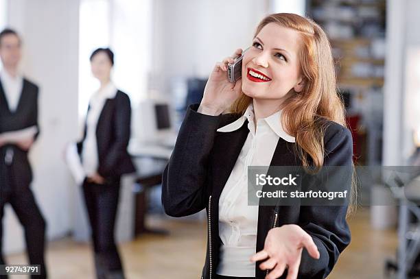 Business Talk - Fotografias de stock e mais imagens de A usar um telefone - A usar um telefone, Apresentação - Discurso, Arranjar