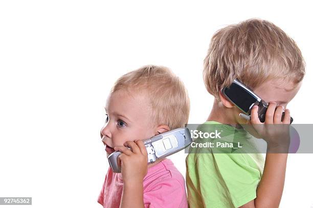 Kinder Mit Telefonen Stockfoto und mehr Bilder von Am Telefon - Am Telefon, Anzünden, Baby