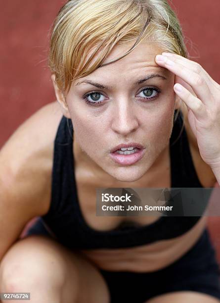 Foto de Dores e mais fotos de stock de Exaustão - Exaustão, Maratona, Adolescente