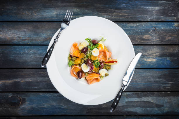 istock Smoked salmon salad 927514258