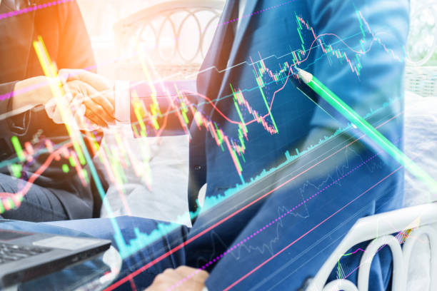 istock Financial data on a monitor 927520090