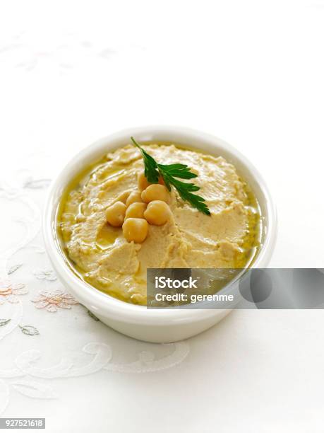 Humus Stockfoto und mehr Bilder von Hummus - Hummus, Weiß, Aufstrich