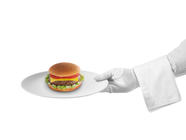 garçom servindo um cheeseburger - first class butler white glove - fotografias e filmes do acervo