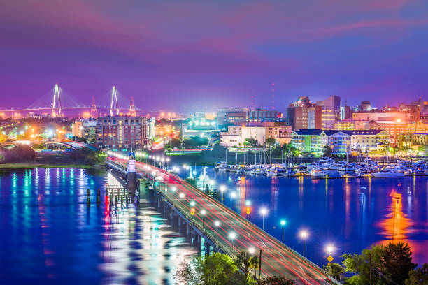 istock Charleston, South Carolina, USA Skyline 927600636