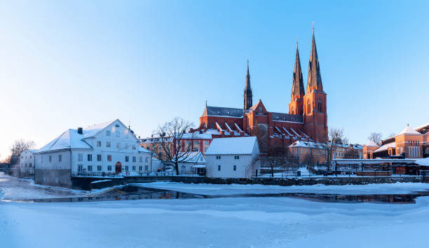 уппсала швеция - uppsala cathedral стоковые фото и изображения