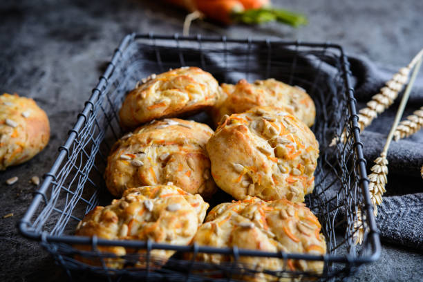 istock Gulerodsbrud - Danish carrot and sunflower seed rolls 927617498