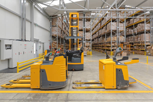 istock Electric Pallet Truck 927672882