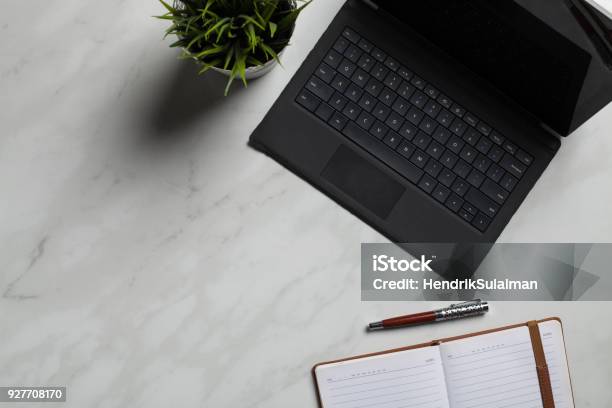 Flatlay Computer Modern Flat Lay Stock Photo - Download Image Now - Blank, Business ...