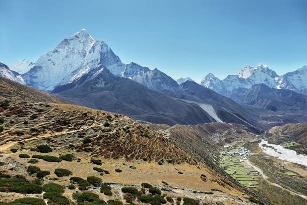 istock Ama Dablan mountain views and Periche village 927756502