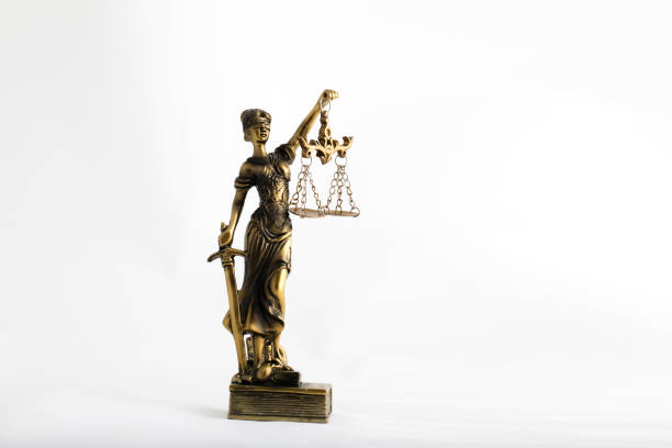 istock Statue of Themis on a white background. 927764672