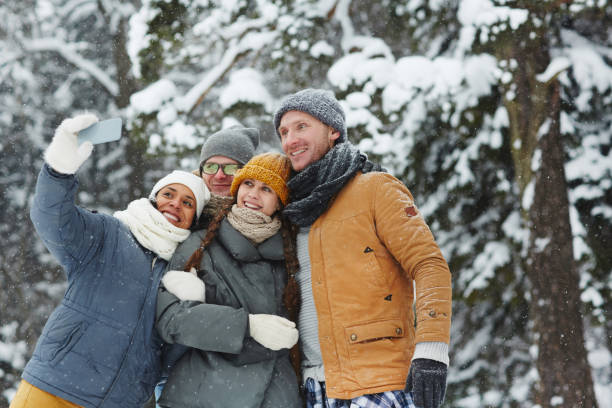 istock Selfie of friends 927788620