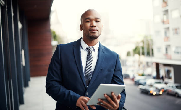 istock Linked to the latest in business 927788814