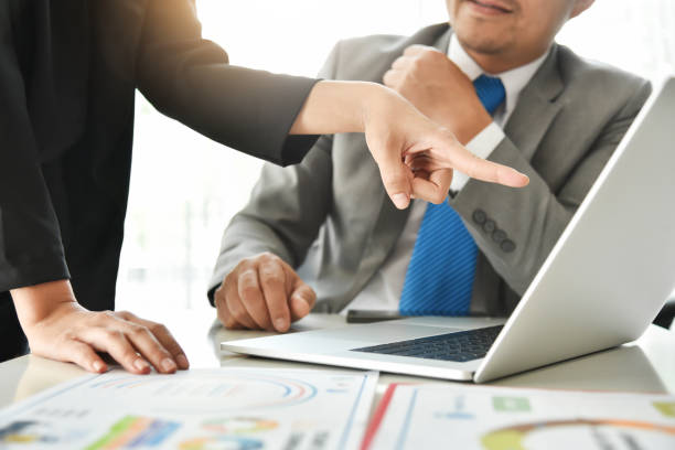 istock Business people are in discussing. 927797930