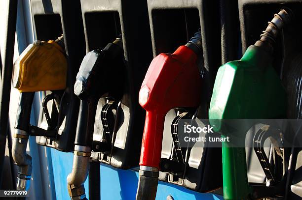 Estação De Gasolina - Fotografias de stock e mais imagens de Abastecer - Abastecer, Bomba de Combustível, Carro