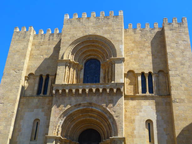 istock Cathedral Velha de Coimbra, Portugal 927826596