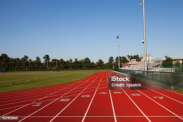 Photo libre de droit de Athlétisme Salle De Cours banque d'images et plus d'images libres de droit de Stade d'athlétisme - Stade d'athlétisme, Université, Athlétisme