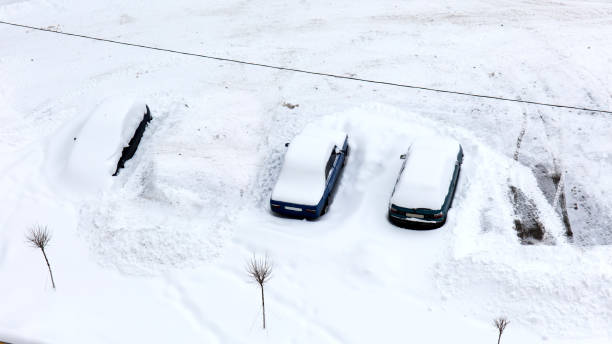 istock cars under the snow 927850042