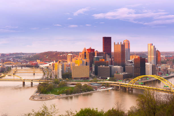 istock Panoramic view of Pittsburgh and the 3 rivers 927861224